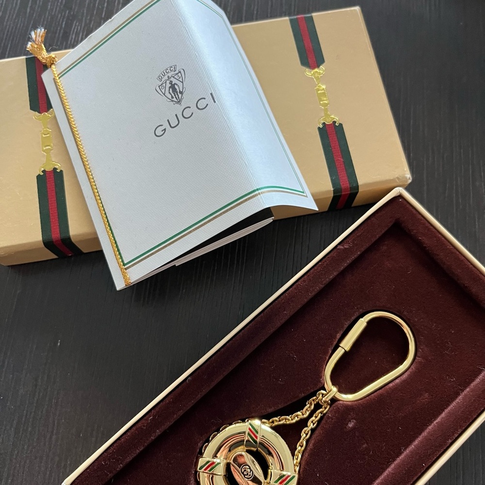 Gucci gold life preserver key chain - Picture 2 of 6
